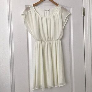 (Like New) Lush Ivory Cap Sleeve Dress